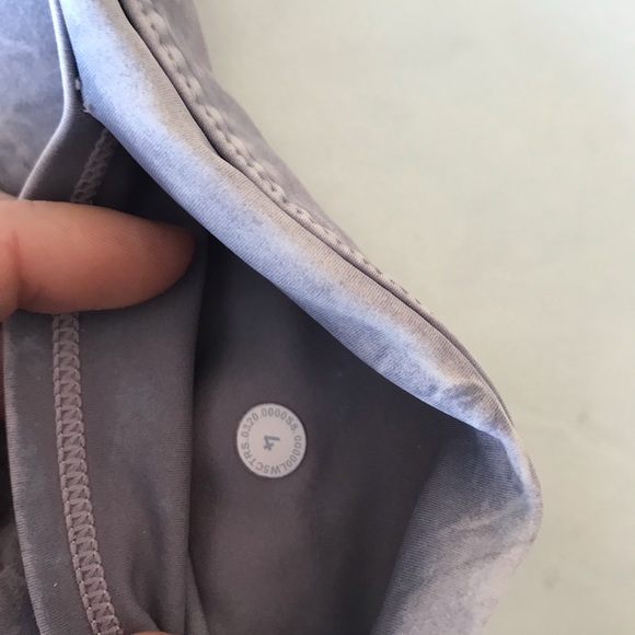 Fast and free II , size 4 , 25inch lululemon leggings, “ice dye” - Picture 15 of 15